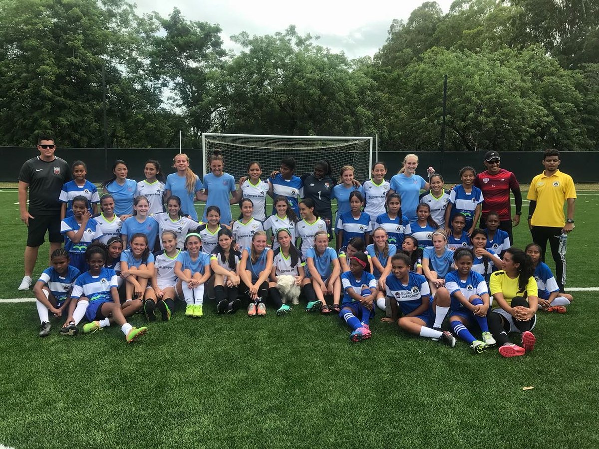 Por1MejorPanama's tweet image. Nuestras jóvenes de las escuelitas de Río Hato, compartieron torneo el fin de semana con deportistas del American Sport Academy at Buenaventura. @asacamps @universitariofanclub @uduniversitario @panamaulatina