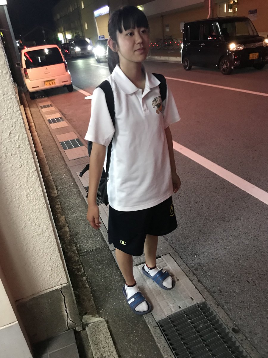 maeko_bskb's tweet photo. 野生のゴリラ https://t.co/B8IJBoFrpq