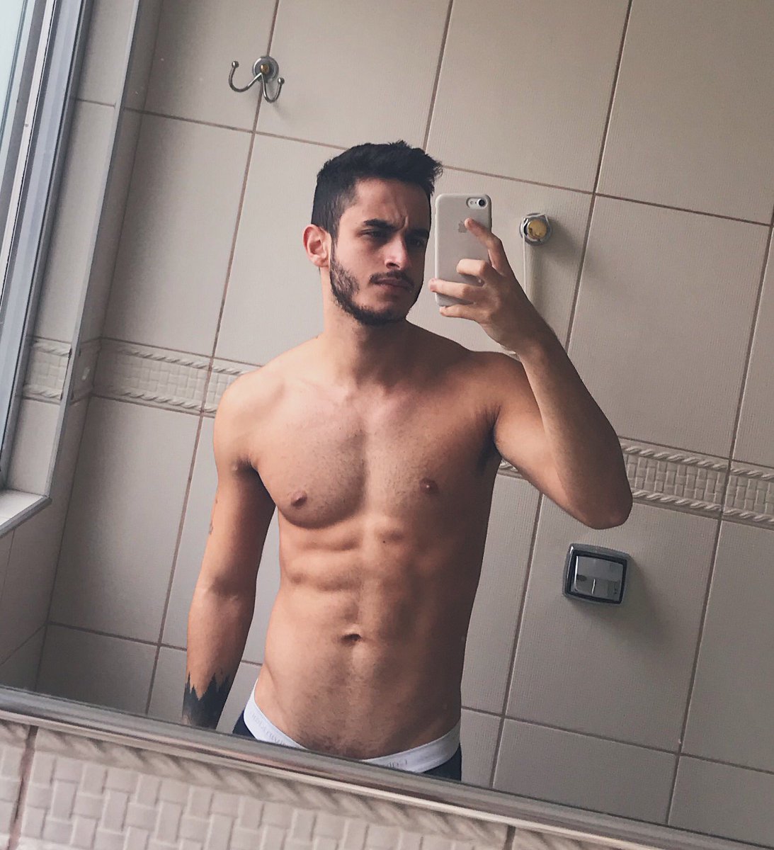 itsvictord's tweet photo. Isso é um assalto, passa o coração neném https://t.co/5fodRWQ4z5