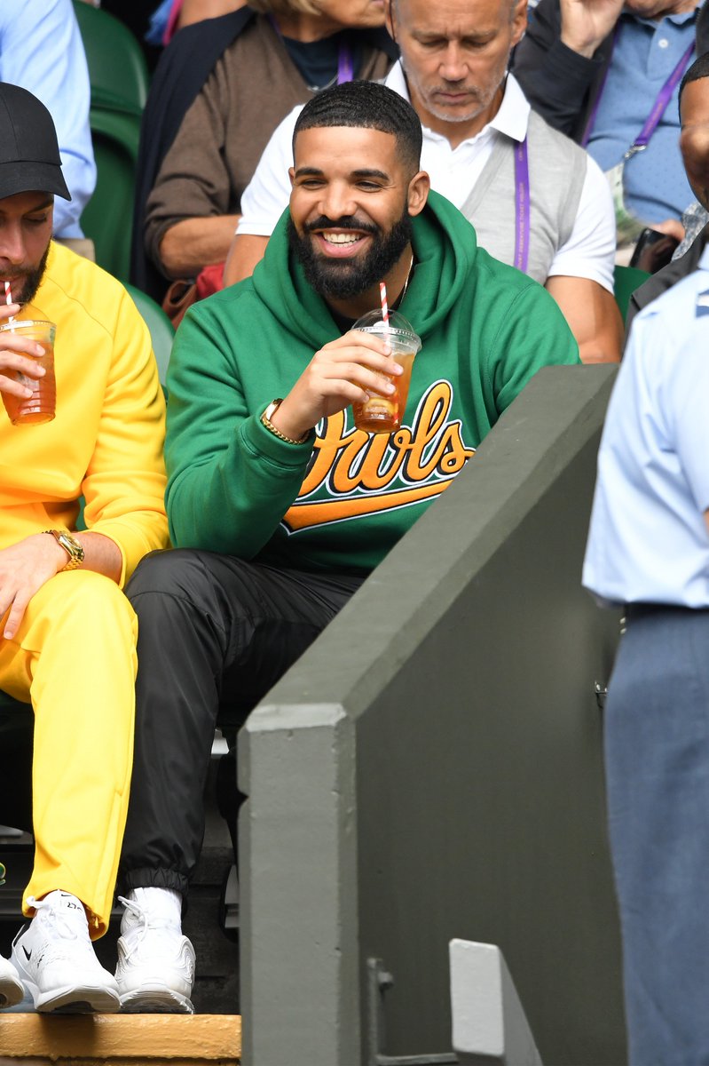 Drake watches Serena Williams wearing 