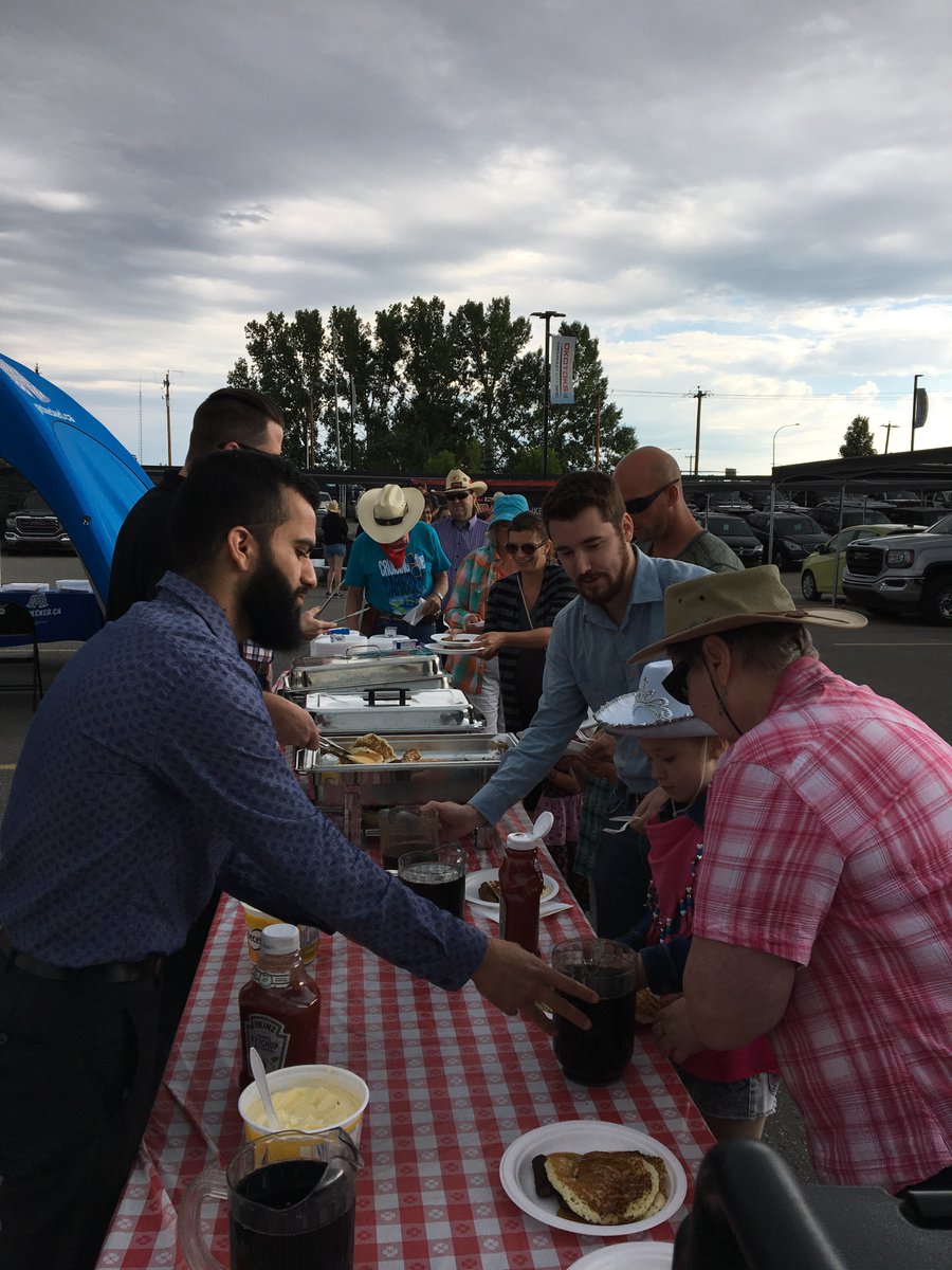 The lineups are building here at #okotoksgm! Come grab some flapjacks!! #stampede2018