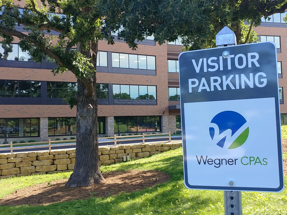 preZBiz's tweet photo. Congrats @WegnerCPAs on beautiful new space. Great #Capitol views and an oak savanna. Well done @CresaMSN #idealbuilders #potterlawson #MIG https://t.co/oO8S5M7z1f