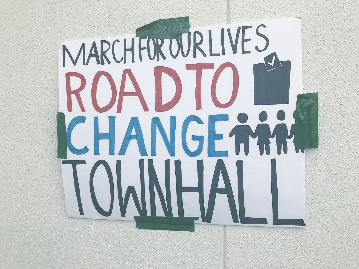 Turnout_Tuesday's tweet image. Let’s not forget the San Antonio townhall last night. We are thankful to the people of La Trinidad Church and the city of San Antonio for being so open and welcoming. The conversations we had were meaningful and will last forever.