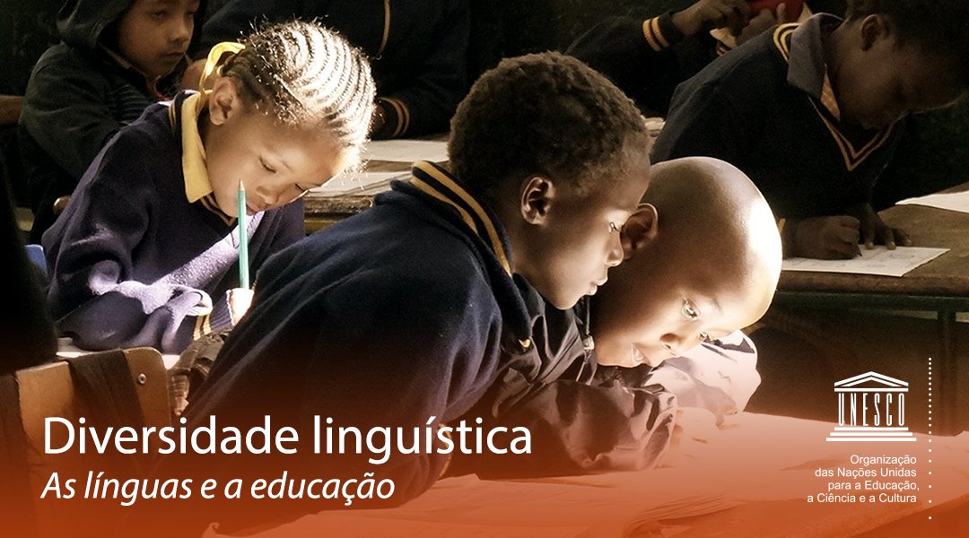 UNESCOBrasil's tweet photo. A UNESCO incentiva o ensino bilíngue ou plurilíngue com base na #LínguaMaterna como forma de promover a #educaçãoinclusiva. Conheça mais sobre a importância de preservar a #diversidadelinguística para assegurar o #DesenvolvimentoSustentável: https://t.co/ekHI2z7vEe https://t.co/3fxlApbu1o