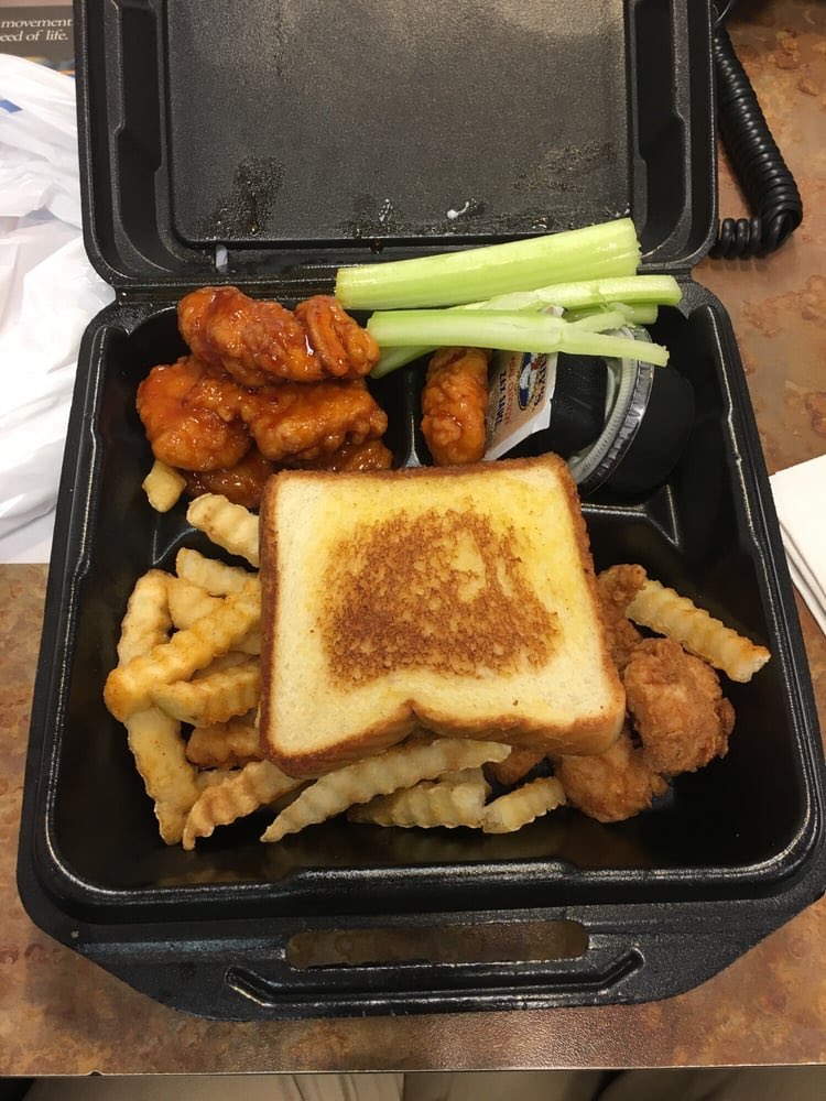 jacksatron's tweet photo. I mean let’s be honest no one wants a salad look @Zaxbys https://t.co/NEqAktt6pY