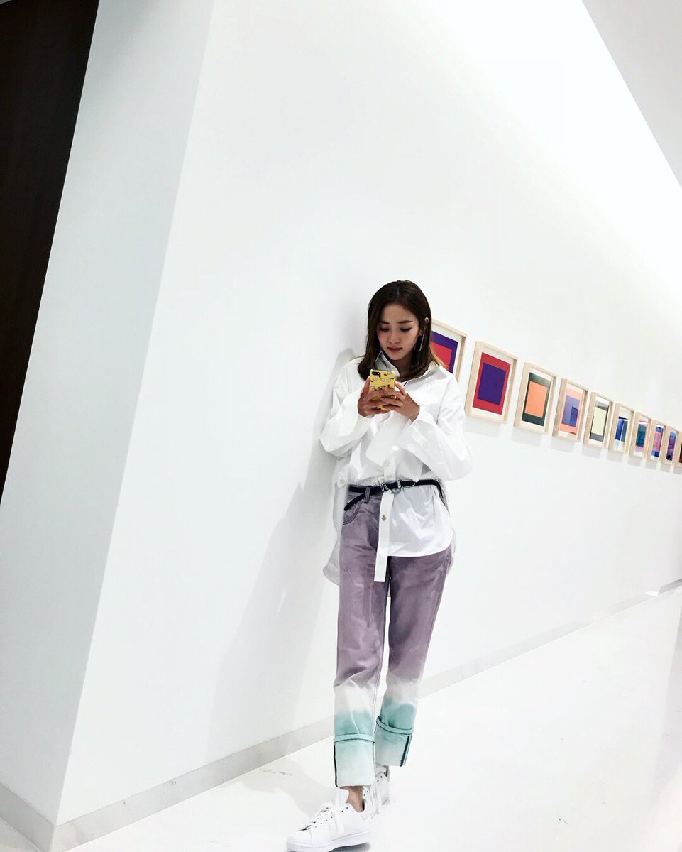 krungy21's tweet photo. 비도 오고 그래서... 좀 화사하게 🌧 https://t.co/1FDaalGpW6