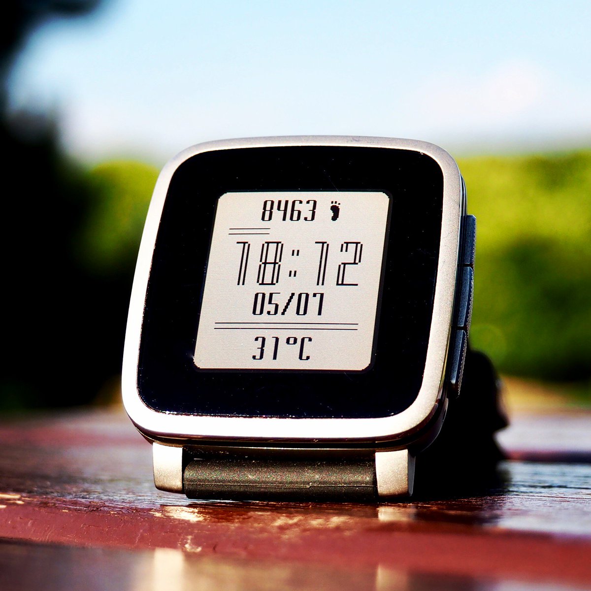 TIMESAPP_EU's tweet photo. Wire #watchface for #pebbletime #pebbletimesteel
#pebblewatch #pebblesmartwatch #smartwatch #watchfaces #smartwatchface #wearable #watch #digitalwatch #steps #stepscount #time #temperature #batterystatus https://t.co/TRMyWaGT17