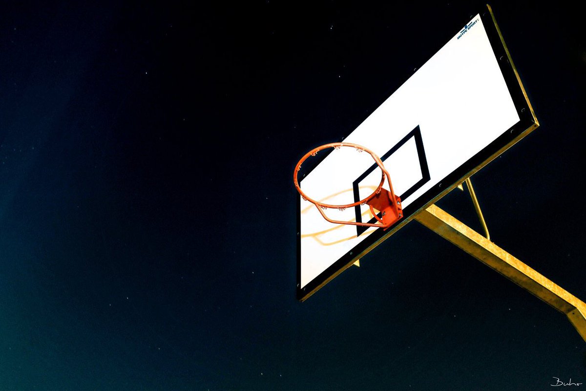buhophotography's tweet photo. #basketball #basket #nightphoto https://t.co/0nZ5GAEdgQ