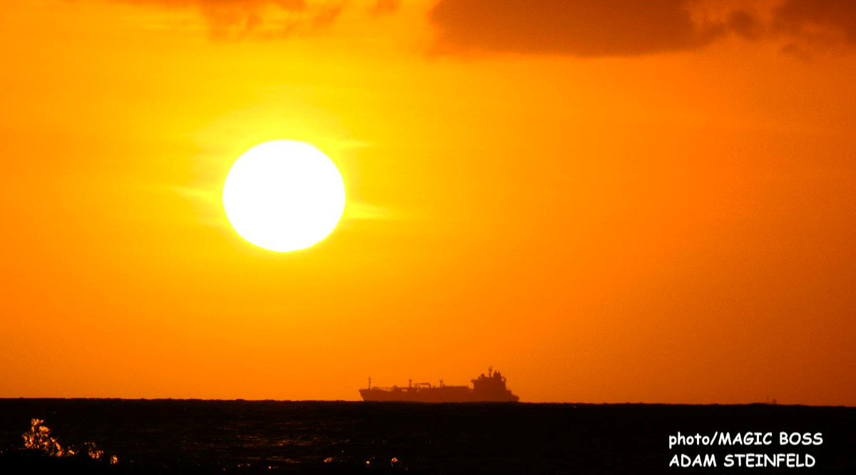 another, relaxing Aruba sunset.  
photo/Adam Steinfeld