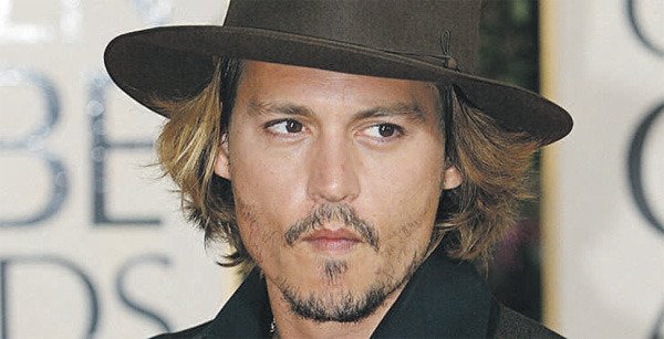otempo's tweet photo. Johnny Depp é processado por agredir assistente de produção #JohnnyDepp #processado #agressao https://t.co/9hSGF6AylG https://t.co/aiLadk4jBk