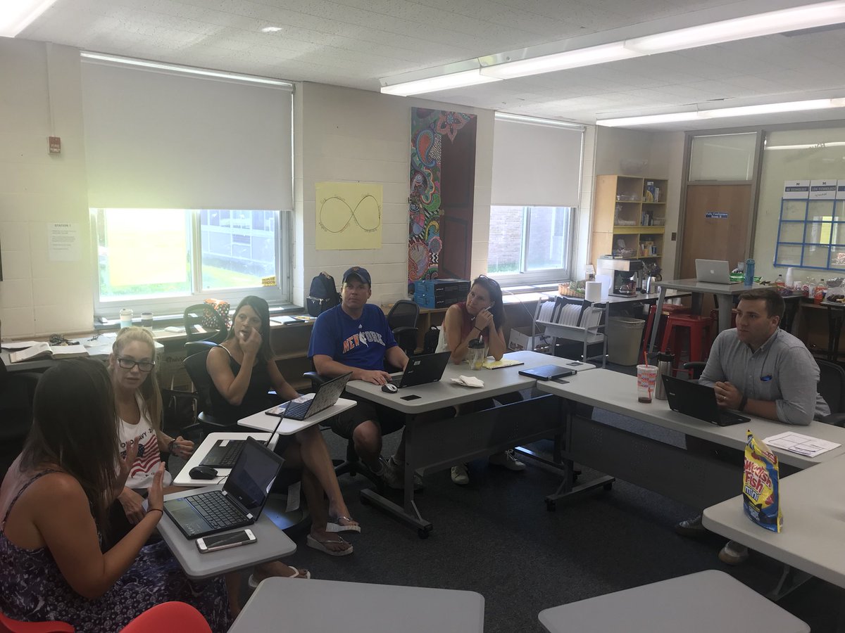 mahopacfox's tweet photo. Check out these awesome educators @MahopacSchools Thanks for sharing! #breakthroughstrong #bettertogether @Ms_Forman_MHS https://t.co/bNoZtvb1YR