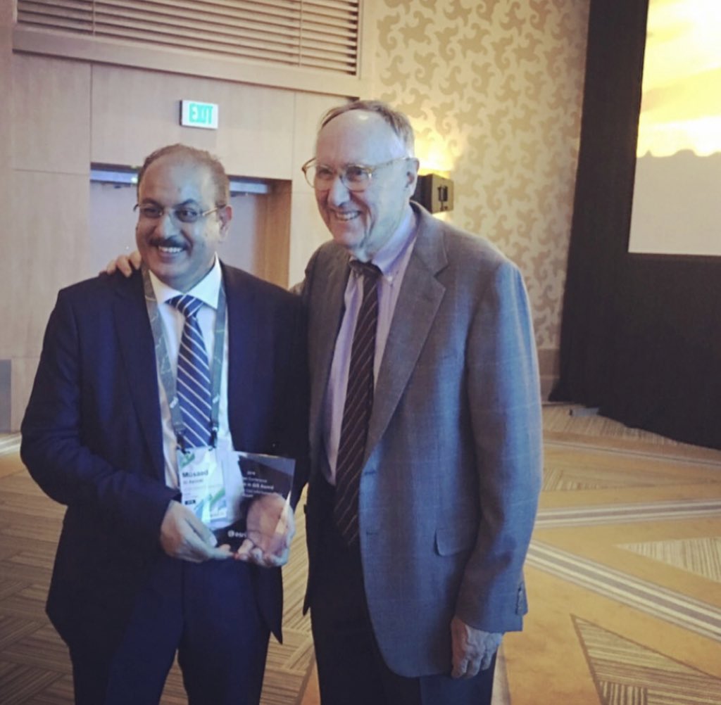 Openware_kw's tweet photo. نبارك للهيئة العامة للمعلومات المدنية حصولهم على جائزة الابداع في تطبيقات نظم المعلومات الجغرافية @Paci_kw و بالصورة السيد مساعد العسعوسي يتسلم الدرع التذكارية من مؤسس شركة ازري السيد جاك دنجرموند https://t.co/YYBt4b9bh1