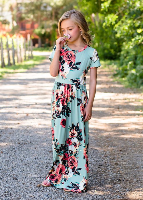 RyleighRueMVB's tweet photo. Girls Summer Sunset Floral Print Cap Sleeve Maxi Dress Mint $36.00 https://t.co/8T5qiF1aeY #ryleighrue #girlsdress https://t.co/bww9nqW7te