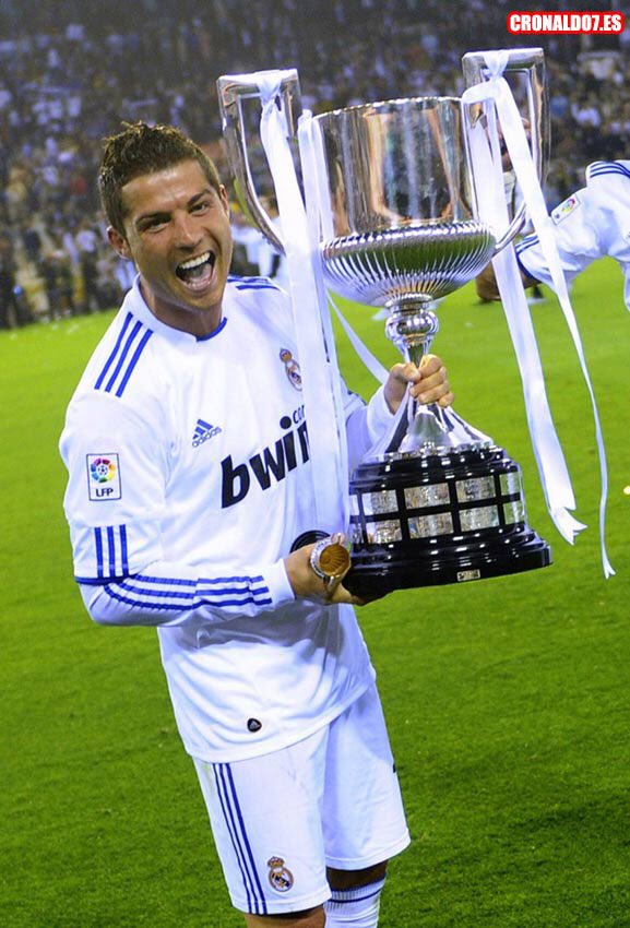 jgrndr's tweet photo. Fe, trabajo, liderazgo y perfección. 

El mejor jugador de la historia del @realmadrid 

GRACIAS @Cristiano https://t.co/oXPygi2Rb3