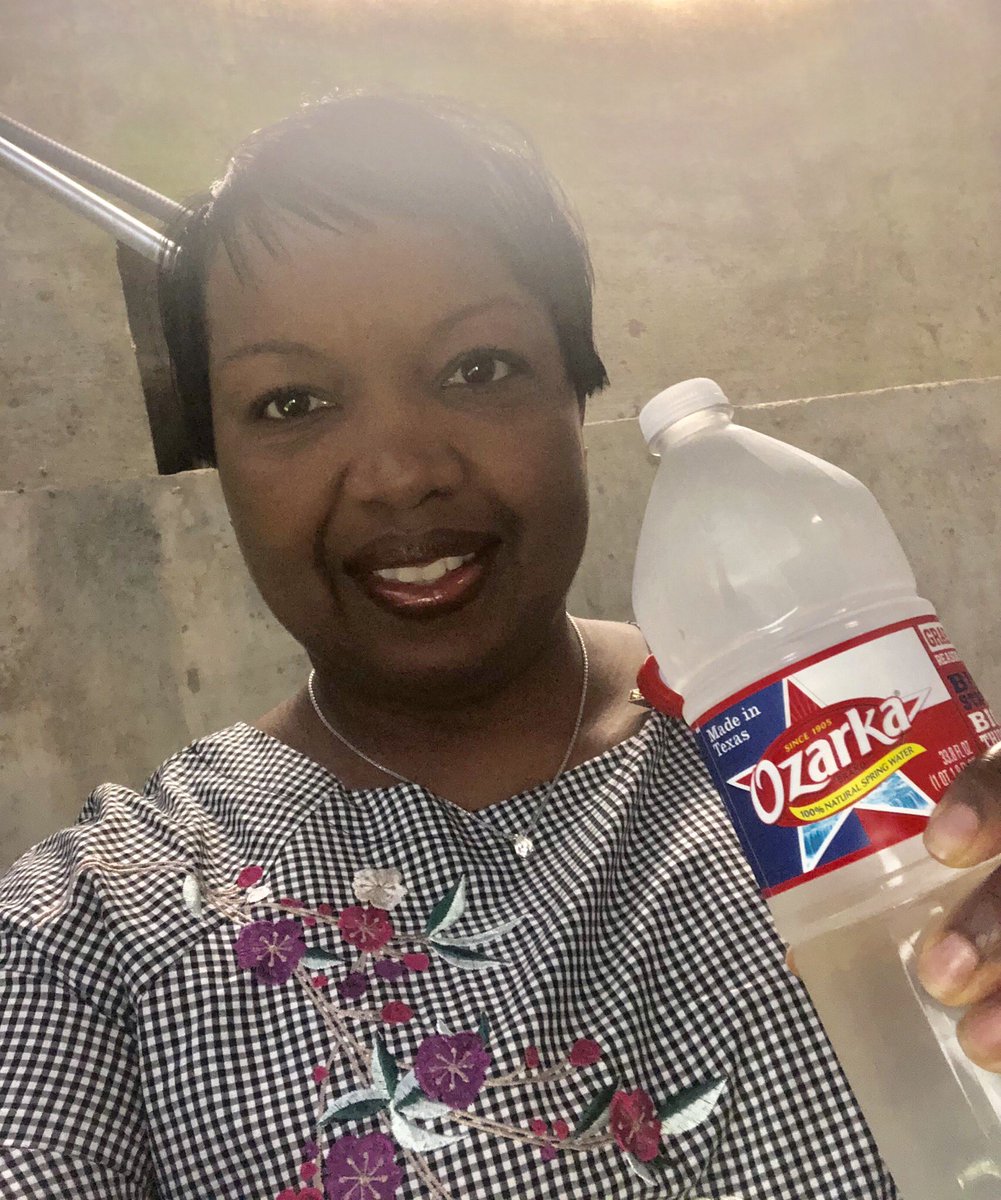 mrs_lmw's tweet photo. 21 Day water challenge underway!  Join me on this journey of drinking at least 64oz each day!  #TCHWaterChallenge #LetsHydrate 💦 https://t.co/mzmzdQE6Ek
