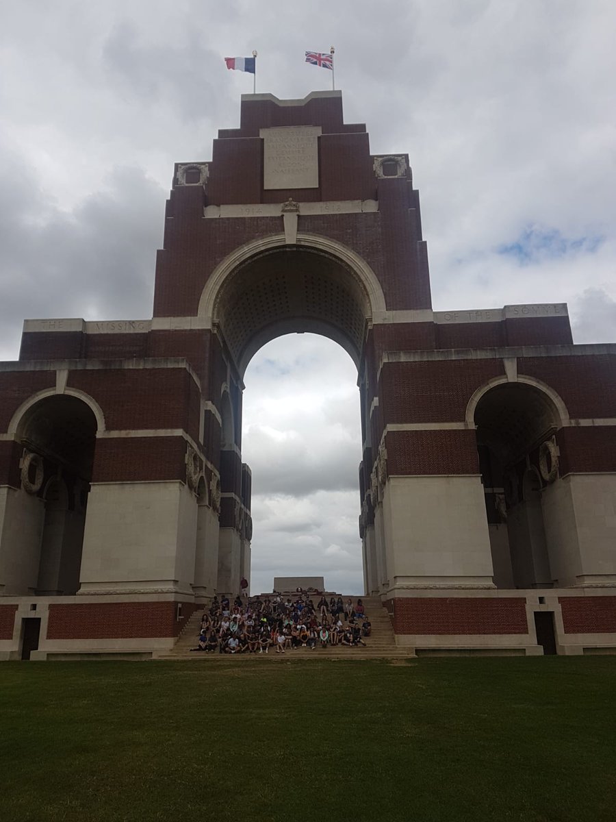 Radyr_Humanitie's tweet image. Team photo op at the Thiepval Memorial. We are delighted to report that we were stopped by a member of the armed forces to commend our students on their excellent conduct. Well done Y7!