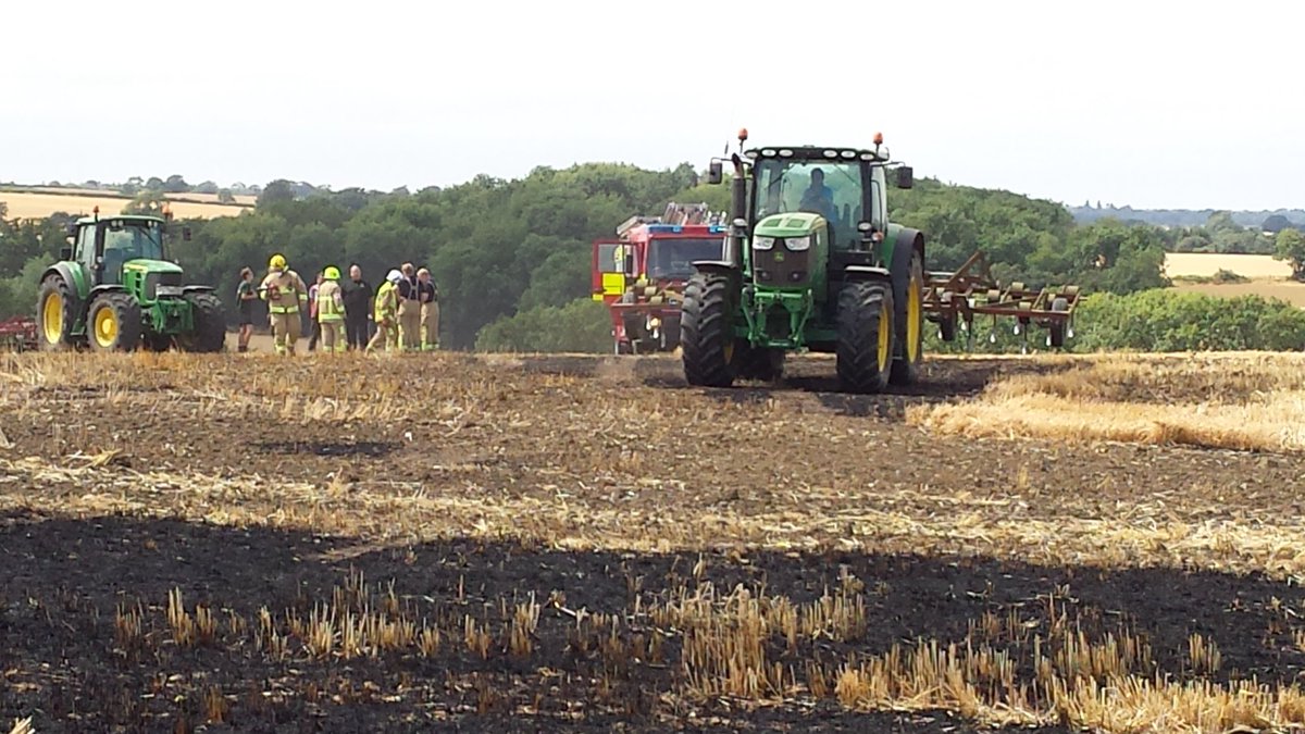 SuffolkFire's tweet photo. This afternoon @SuffolkFire we have dealt with a #fieldfire #stanningfield #BuryStEdmunds the incident is now concluded. It involved 8 appliances #firefighters a #commandSupport vehicle and a #unimog Great effort by all involved saving #farmBuildings #fireaware #FireSafety https://t.co/HVWqDQkrT3