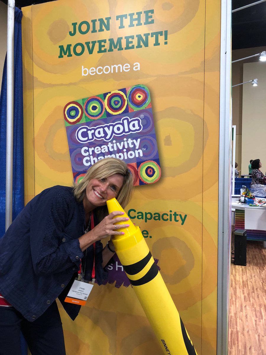 Christy4HDE's tweet photo. ⁦@creatEDCrayola⁩ #naesp18 being colorful with Crayola Education! Love the booth and hanging with ⁦@billycolangelo⁩ Kissing up to Yellow https://t.co/0yPU1fLi6a