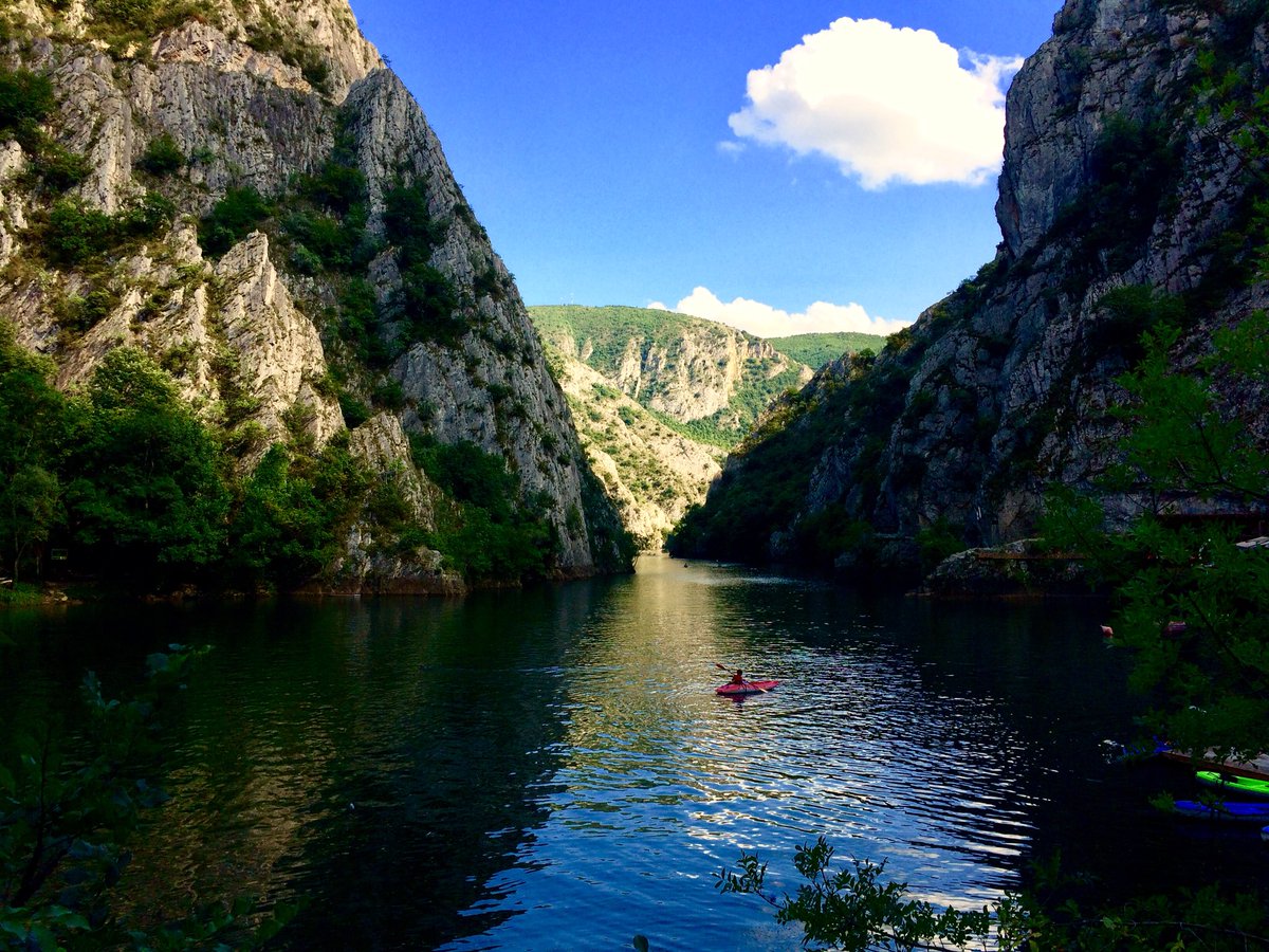 ExploreZaneNel's tweet photo. So good to be here! Appreciate all that is around you!@menseselense @getawaymagazine @columbiasportswearsa #mountains #canyon #water #beautiful #awesome https://t.co/n9xIzVvqbJ