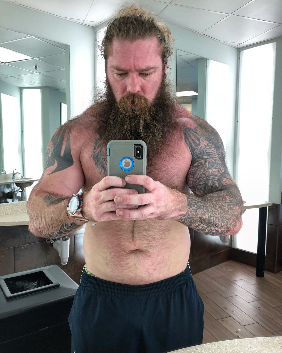 JimBrakewood's tweet photo. Back biceps and traps smashed. Cardio time https://t.co/BvCfY8XDTB