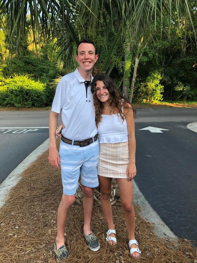 mcnulty_jim's tweet photo. Happy birthday to the best sister in the world!! I can't believe you're going to college!! Love you sis!!🎂🎁🎁🎁
@McnultyAlly https://t.co/odeCezQXv7