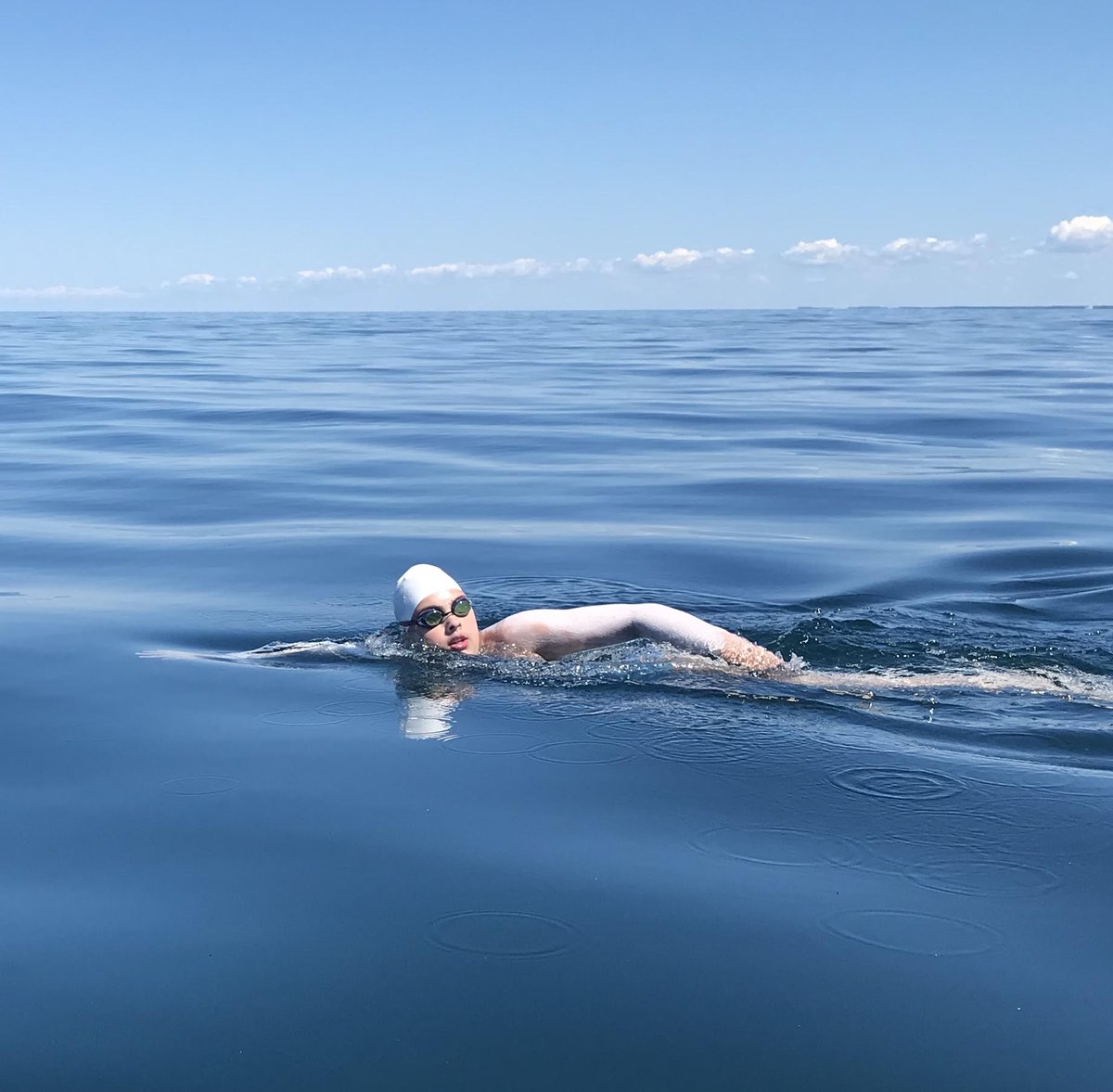 HallieCBC's tweet photo. ICYMI Ottawa's 16 yo Maya Farrell &amp; her dad Matt Scoppa on her attempt to cross Lake Ontario. @MayaSwim2018 &amp; check out:  https://t.co/SrkQqtKnFX  https://t.co/4IqEqTUSfb https://t.co/dsc4dipknM