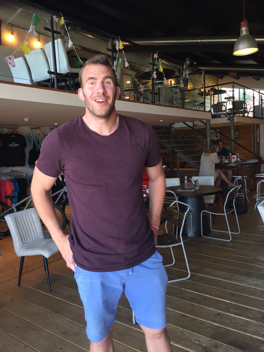 Cafe_Ventoux's tweet photo. Great to have another former England & #tigerslegend visit Cafe Ventoux today in the form of Tom Croft @LeicesterTigers @formebikes #cyclecafe #cycleevents #corporatecycleevents https://t.co/R07Dl0Rqm8