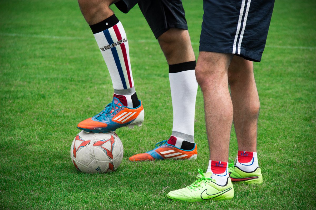 LCF_Chaussettes's tweet image. #AllezLesBleus on ne le dira jamais assez 🇫🇷

On est prêt, on a hâte, on a le ventre noué, les minutes paraissant des heures, mais à 20h on sera là pour donner de la voix à cette Équipe de France 🇫🇷

#FRABEL #FranceBelgique #Fra