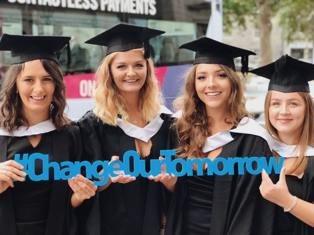 RobertGordonUni's tweet photo. Congratulations to all of todayβs graduates from Aberdeen Business School! A great way to start a week of graduations! #OneDownSixToGo #RGUgrad https://t.co/F4FESMNliC