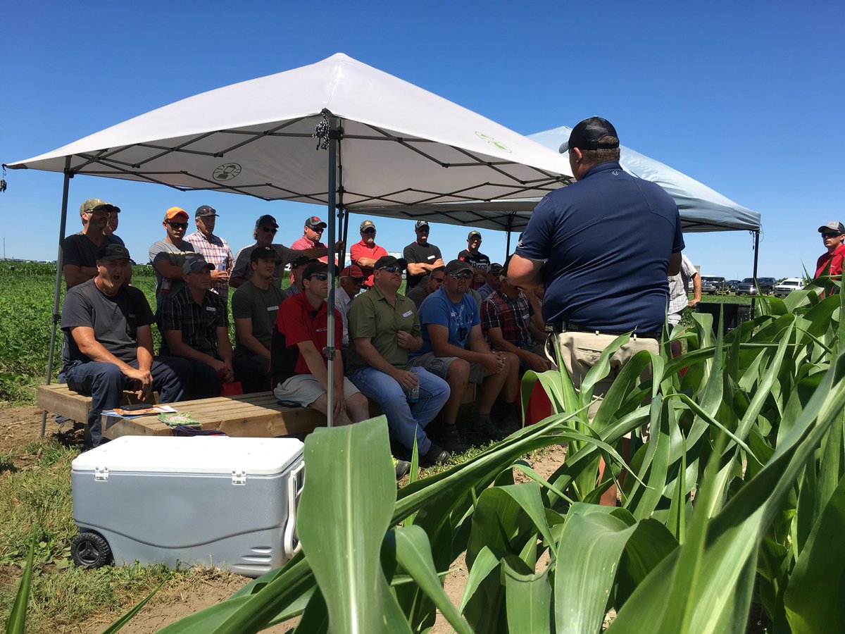 Central_ON_FS's tweet photo. from Monsanto is talking to the group about the Western Bean Cutworm life cycle, where he’s finding them in scouting and the best ways to get ahead of this pest.#FSPinthefield #BYWN18 https://t.co/fJGpyOcqBc
