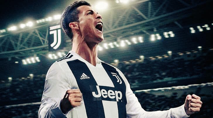 MChiavaroli7's tweet photo. Le "coup du siècle" officialisé ! Le Real Madrid a annoncé avoir trouvé un accord avec la Juventus pour le transfert de Cristiano Ronaldo (105 M€) chez les Bianconeri. Après l’Angleterre et l’Espagne, le quintuple ballon d’or compte bien mettre la Botte à ses pieds. #Mercato https://t.co/WgpnhqnP9T