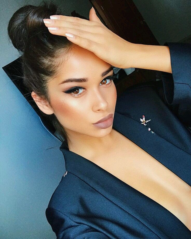 Akieaah's tweet photo. ×maldade na mente copo de whisky na boca× https://t.co/xor1zvS4VN