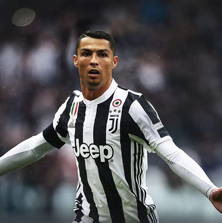 foothunch's tweet image. It’s official, Cristiano Ronaldo just signed a 105 million-pounds contract with Juventus. #CristianoRonaldo #Juventus #RealMadrid #Yourfootballhome