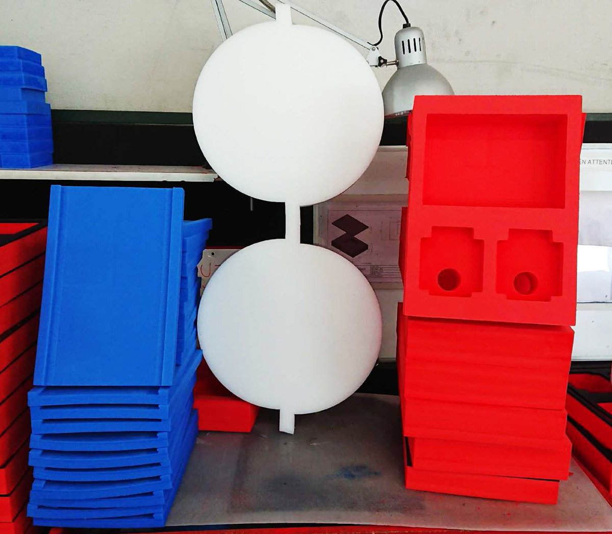 PackUpGroup's tweet image. Pour cette demi-finale, Pack Up est de tout cœur avec l'équipe de France ! Et nos mousses techniques aussi 😄 #allezlesbleu #WorldCup #WorldCupRussia2018 ⚽️🇫🇷