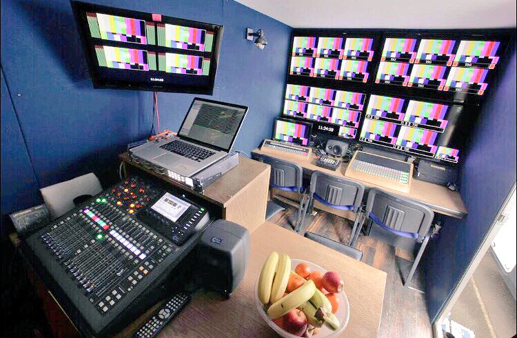 completecameras's tweet photo. The CCC portable gallery looking pretty sharp...
#filming #documentaries #fixedrig #tv #rigshow #cameramen #docs #portable #gallery #facilities #hire #cameras #hotheads #tvgallery https://t.co/Lq9Xk2gLEy