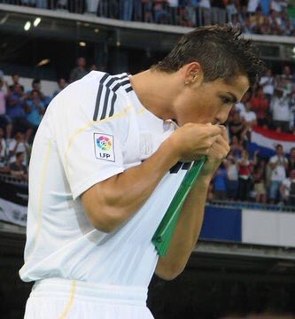 futtmais tweet picture