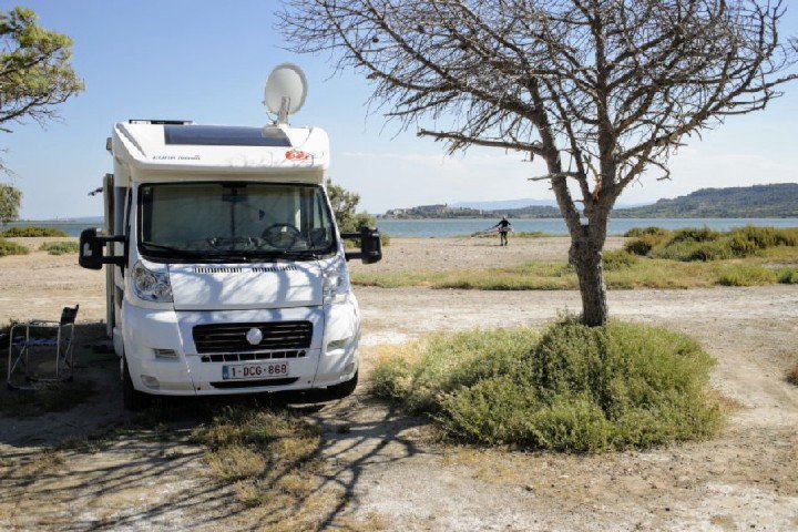VakKriebels's tweet photo. Achter camping La Nautique is het overdag lekker windsurfen. https://t.co/BgjxaO61pM