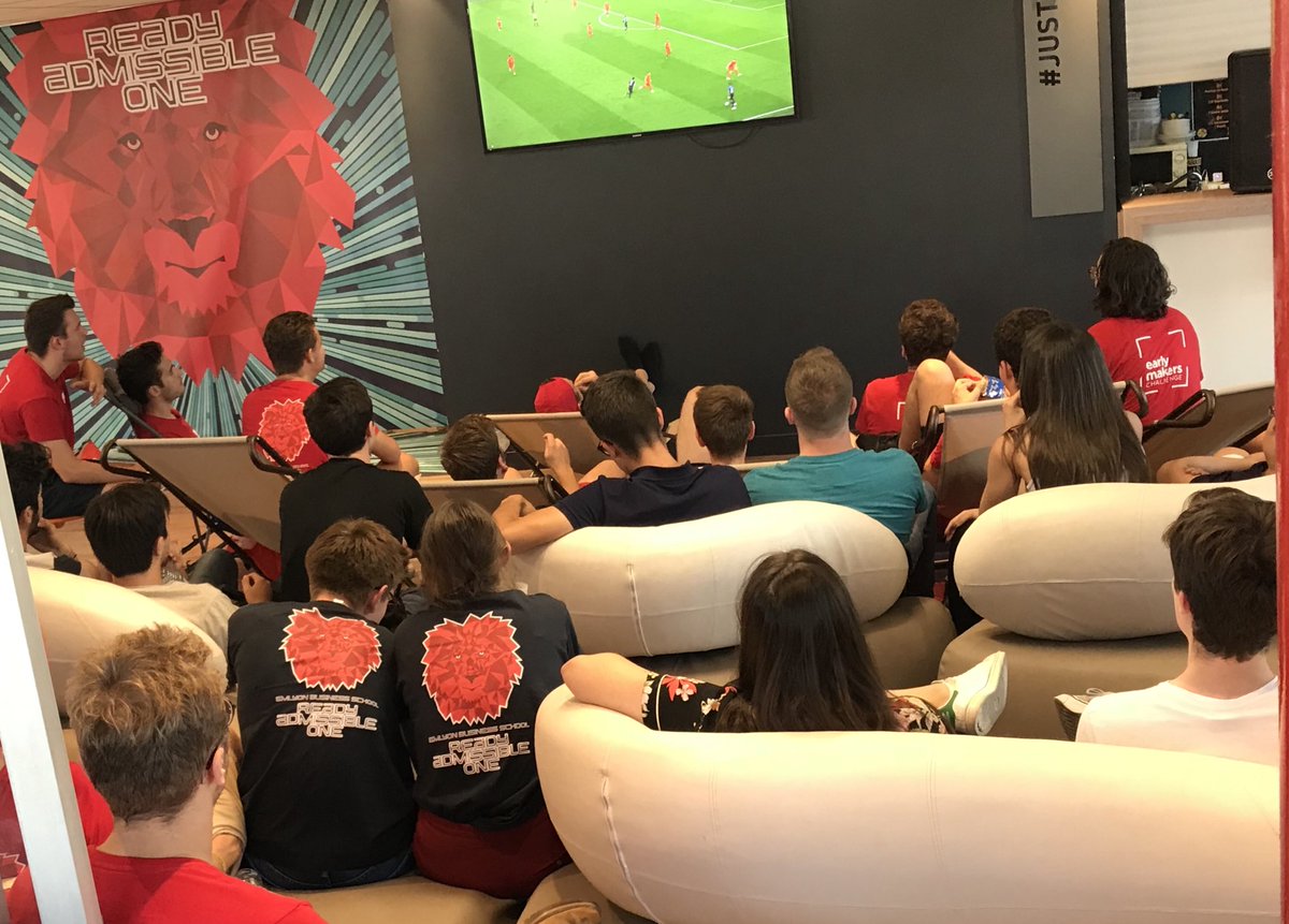 nathector's tweet photo. Belle soirée ce soir au #roofpop d’@EMLYON #FRABEL #CoupeDuMondeDeFootball #admisseurs #admissibles #ealrymakers de beaux souvenirs en perspective ! 🤞⚽️😀 https://t.co/xr4hAtrbDL
