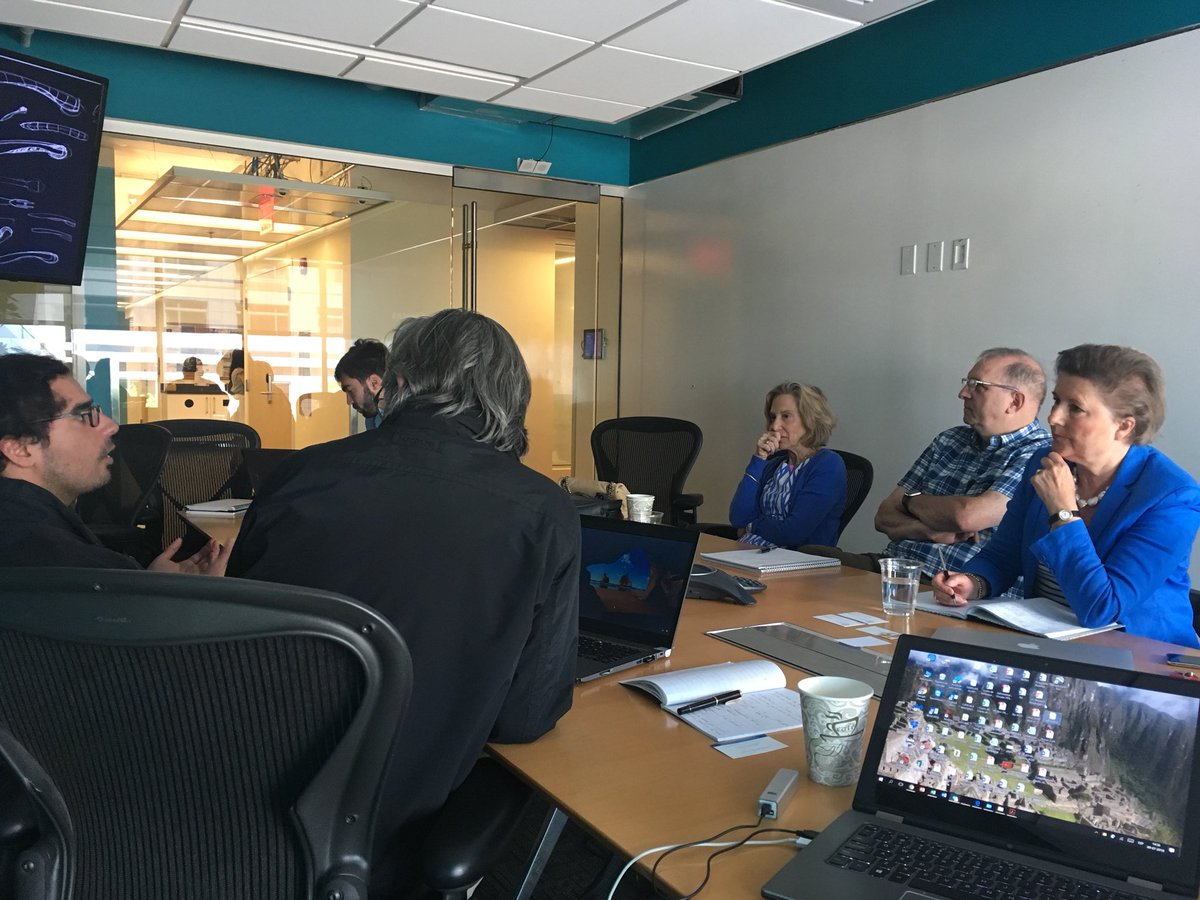 AlvaroOssaD's tweet photo. En #Boston validando las tecnologías de @ucatolica que podrían revolucionar los mercados en los próximos años #GlobalUC #Chile https://t.co/IqCWRvWeaI