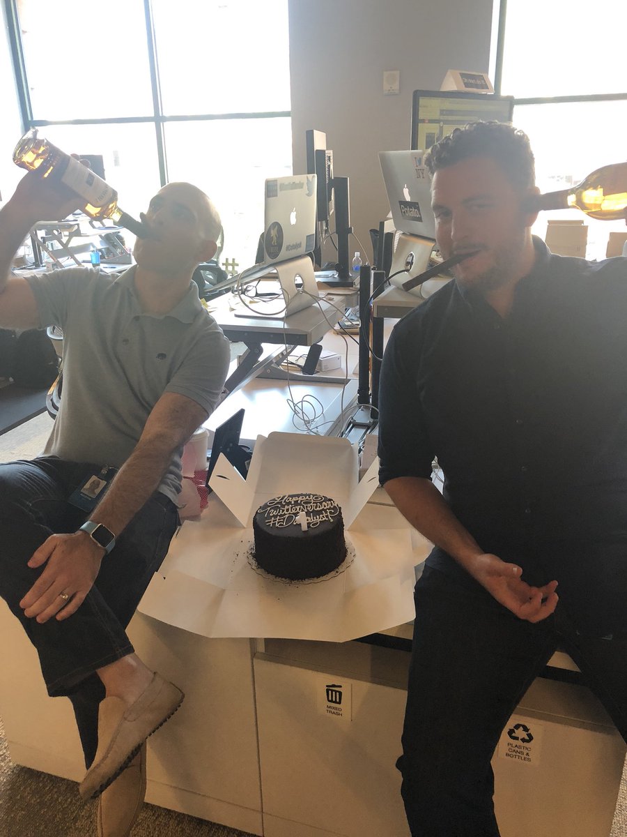 jenna_div's tweet image. Happy #Twitterversary to #Dadalyst!! 🙌🏼🥂 #bromancegoals