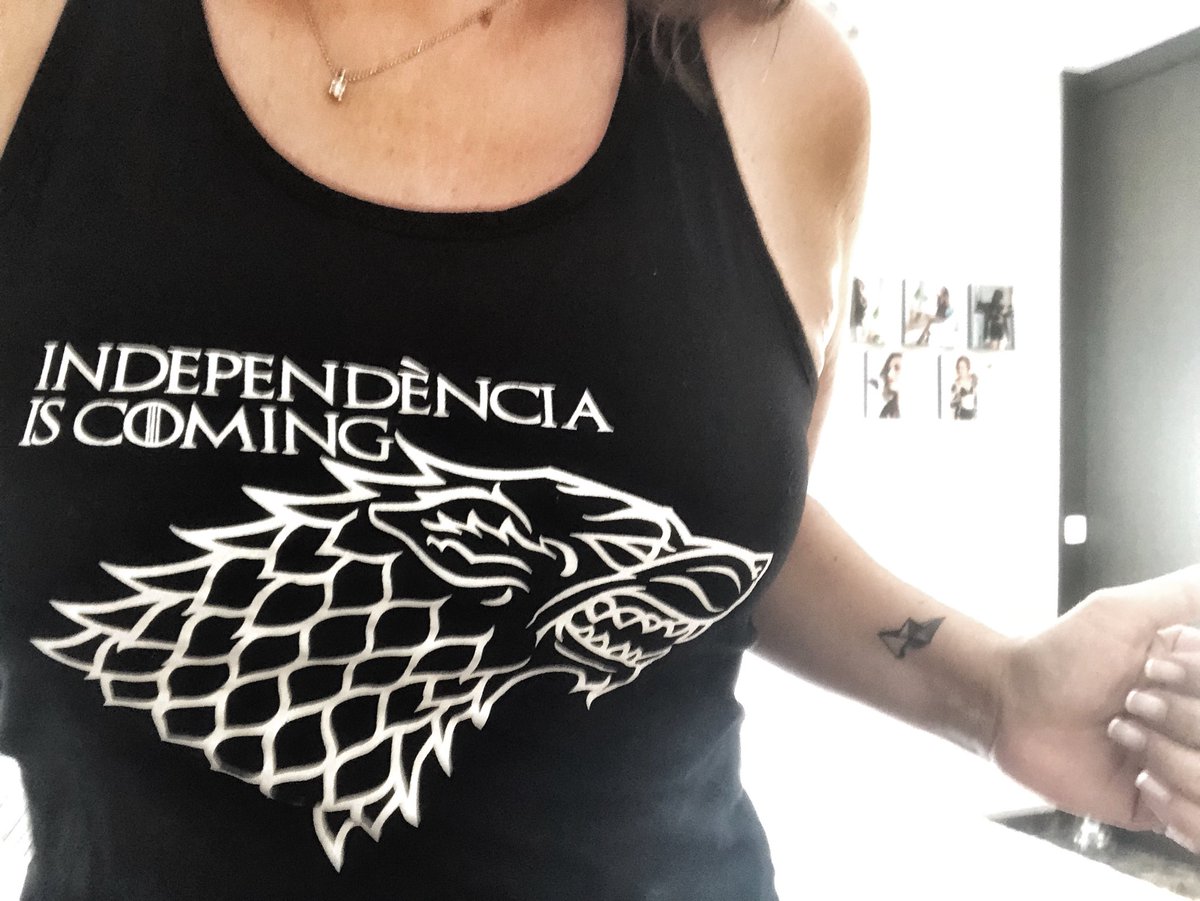 EvaSomrient's tweet photo. Hora de cremar stres, amors i merdes .. #ASuar https://t.co/gP5HXhp65w