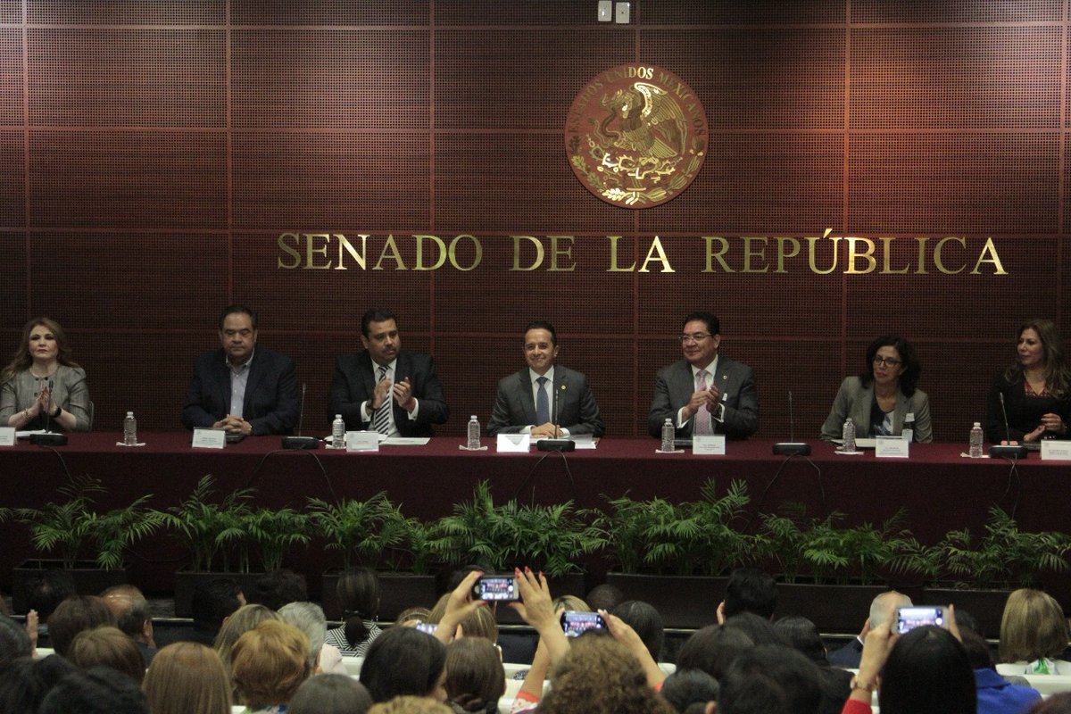 Sigue la Transmisión #ENVIVO del Segundo Foro de Industria y Comercio Exterior, en Quintana Roo. Participa nuestro Presidente Ing. @eguillen_m.  #UnidadParaTransformar canaldelcongreso.gob.mx/EnVivo/5b44cc2…