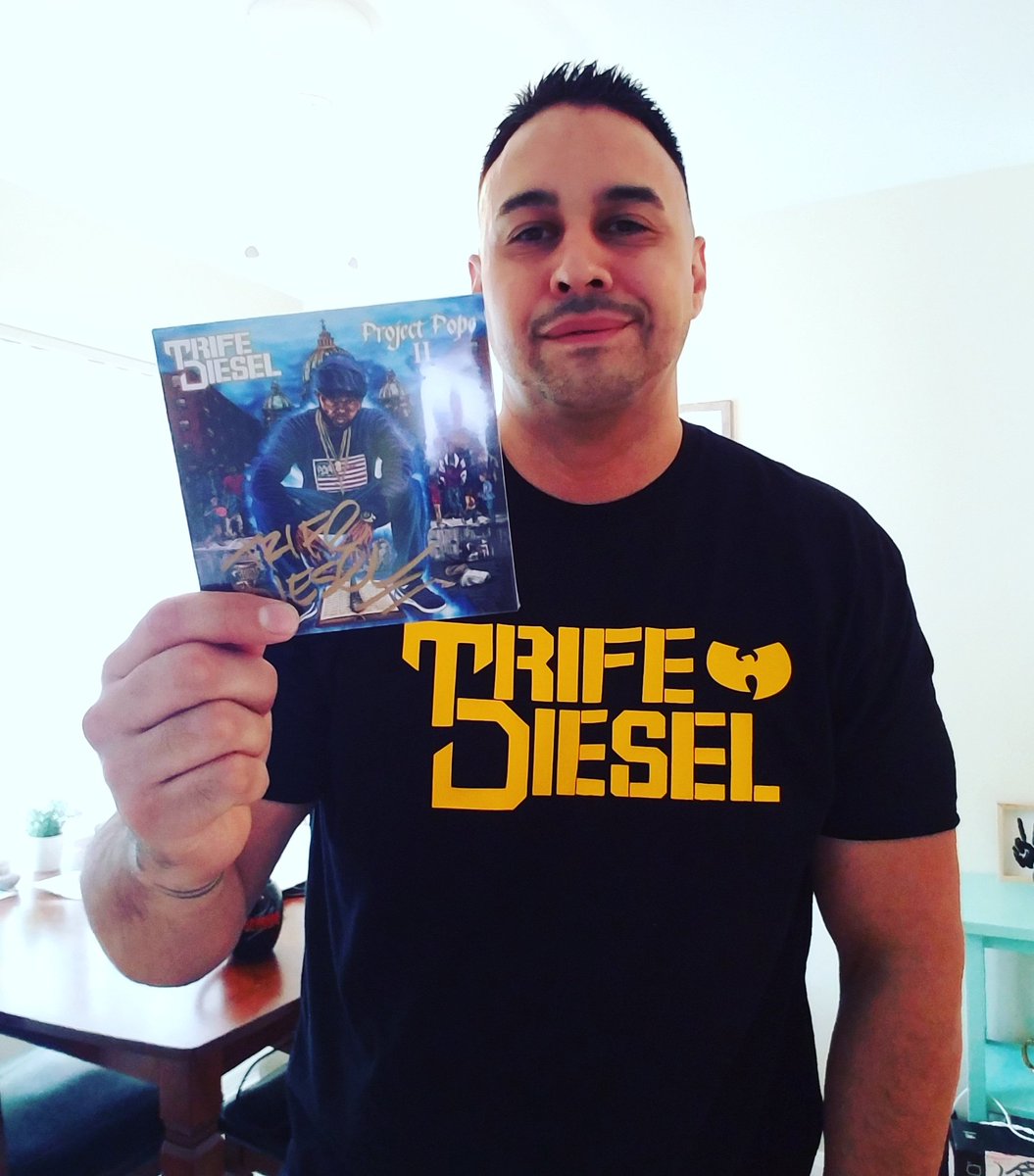 GIFTREVOLVER's tweet photo. Fresh out of bed ...feet to the ground representing ...... this Wu logo feels right on me.. lol... putting on the Wu armor!
#projectpope2 #trifediesel #tmf #wutangclan #giftrevolver https://t.co/qUeol1WU0e