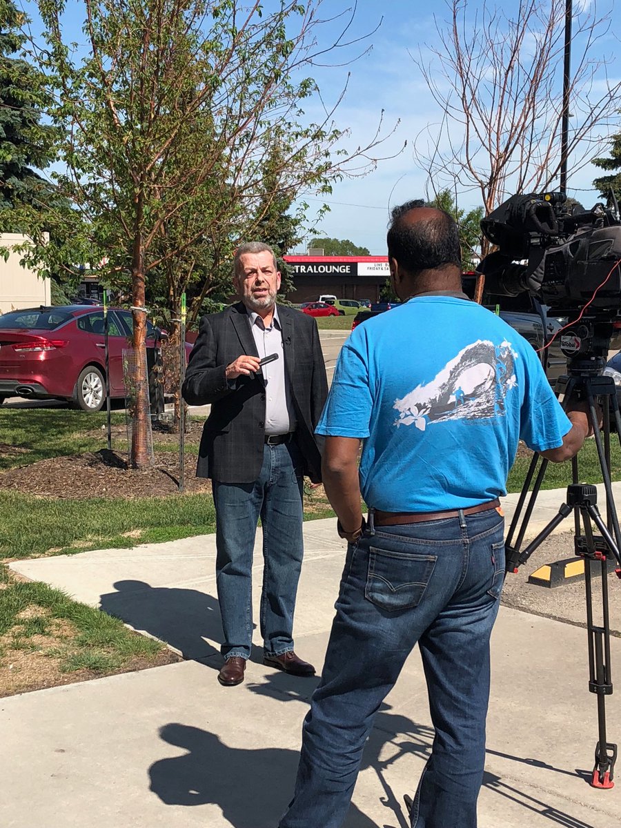 Even while in Edmonton attending the #CTFForum  #ETFO president Hammond managed to conduct an interview with Global news. Reporter was in Toronto asking questions on the phone. Camera crew was based in Edmonton.  Critical to voice concern re the cancellation of the TRC work.