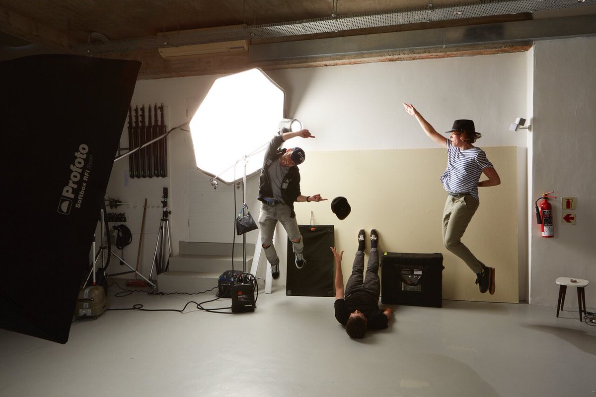 agentemma's tweet image. What are you getting up today @IngePrinsPhoto #bts @ZoomCPT #shotoftheday #sunshinelightingbts