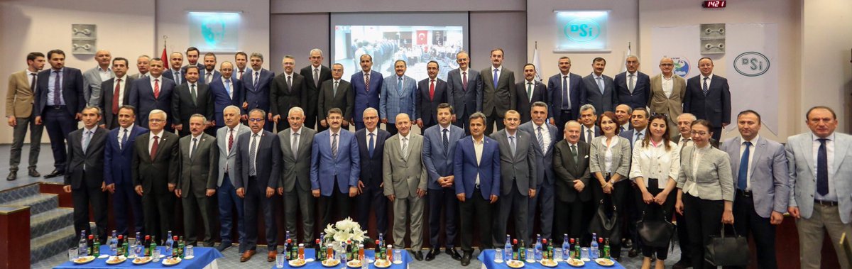 6 Şubat 2003’te DSİ’nin bu kürsüsünden başlayan ve 11 yıl Bakanlıkla devam eden hizmet yolculuğumda büyük işler başardığımız değerli çalışma arkadaşlarıma şükranlarımı sunuyor, müsterih bir şekilde yine aynı yerden 10 Temmuz 2018’de veda ediyorum. Herkese saygı ve sevgilerimle…