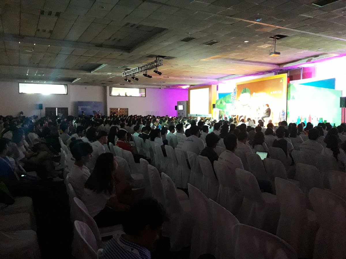 futurocircular's tweet photo. Construir un #mexicosustentable es posible con iniciativas como las de @JAWorldwide @JAMexico_org que inspiran a las nuevas generaciones de emprendedores mediante #economiacircular #circulareconomy #biomimicry un honor compartir en el evento de hoy https://t.co/M0wuDpJw1Z
