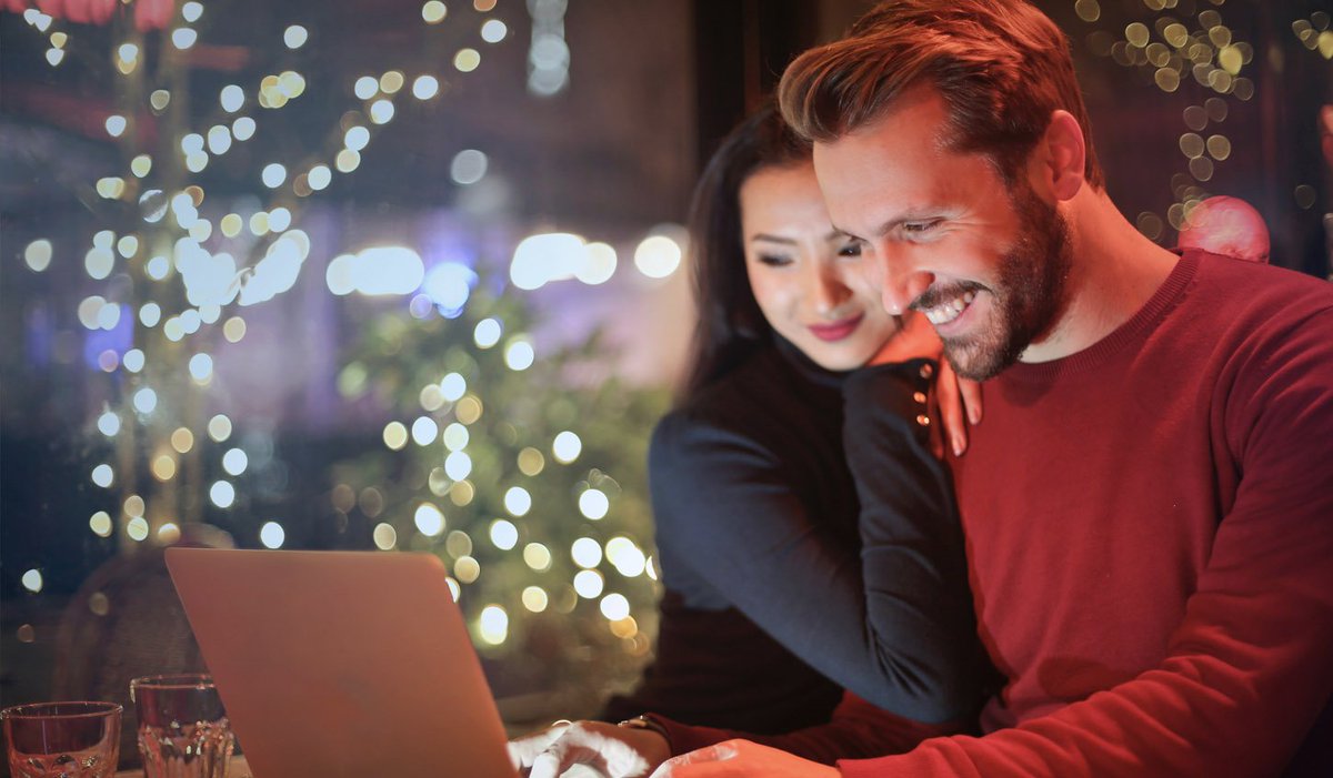 De meeste koppels hebben een gezamenlijke rekening, maar wist je dat je ook samen kunt beleggen. Evi vertelt hoe je dat doet en geeft enkele tips. evivanlanschot.nl/kennis/blogs/b…