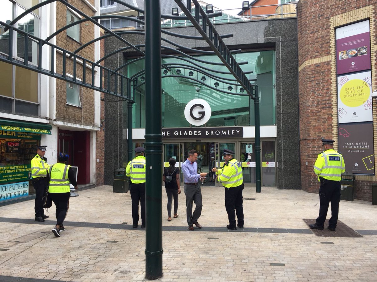 MPSBromley's tweet photo. #ProjectServator officers deployed to The Glades & Bromley High Street this morning; engaging with the public & businesses, spreading the #counterterrorism message. One arrest for immigration offences upon being spotted by our specially trained officers. #ifyoususpectitreportit https://t.co/kKafd8KVNX