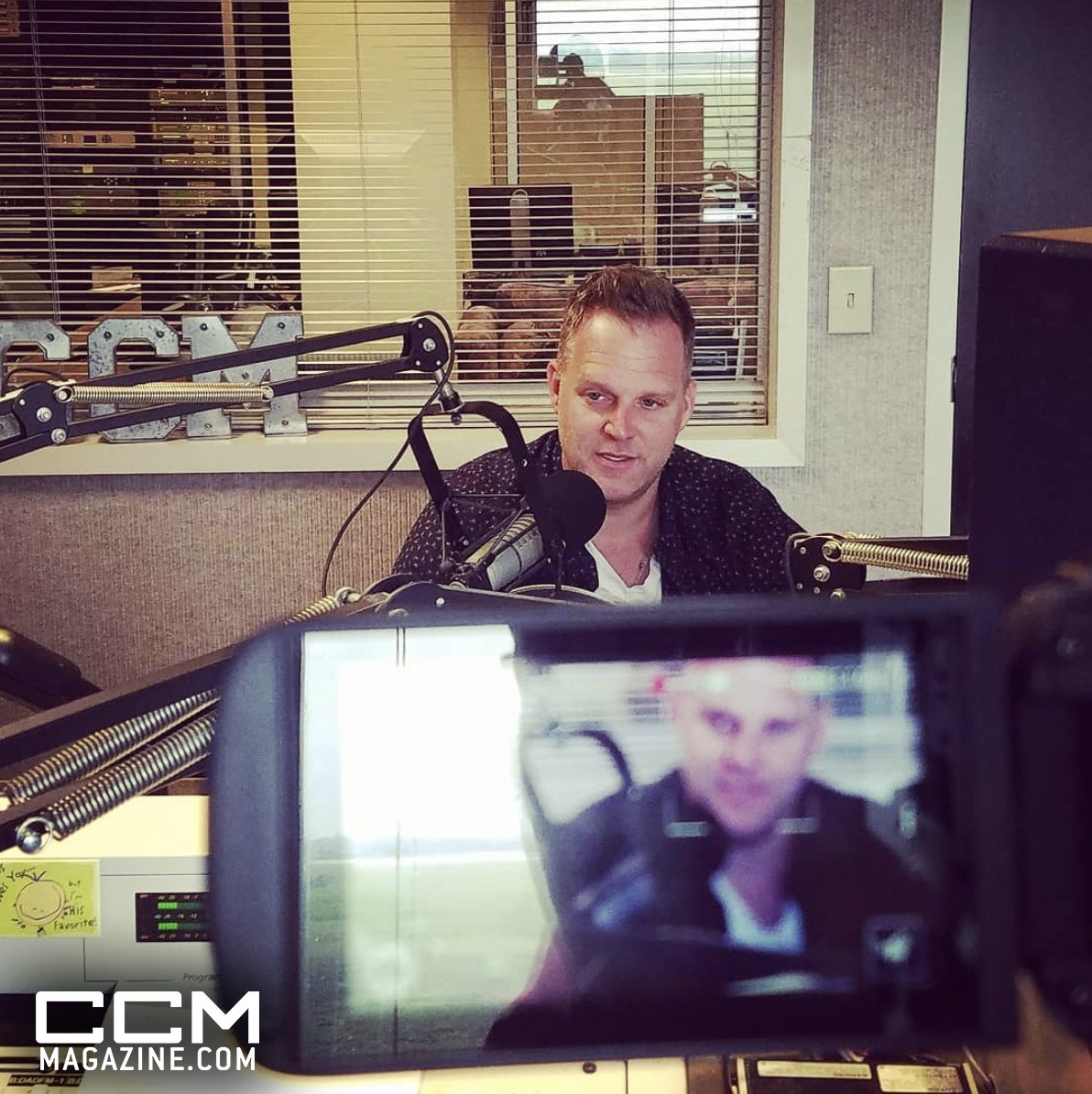 CCMmagazine's tweet image. Our pal @matthew_west stopped by the #CCMmag studio today!  Be on the lookout for some great video content soon! // #MatthewWest